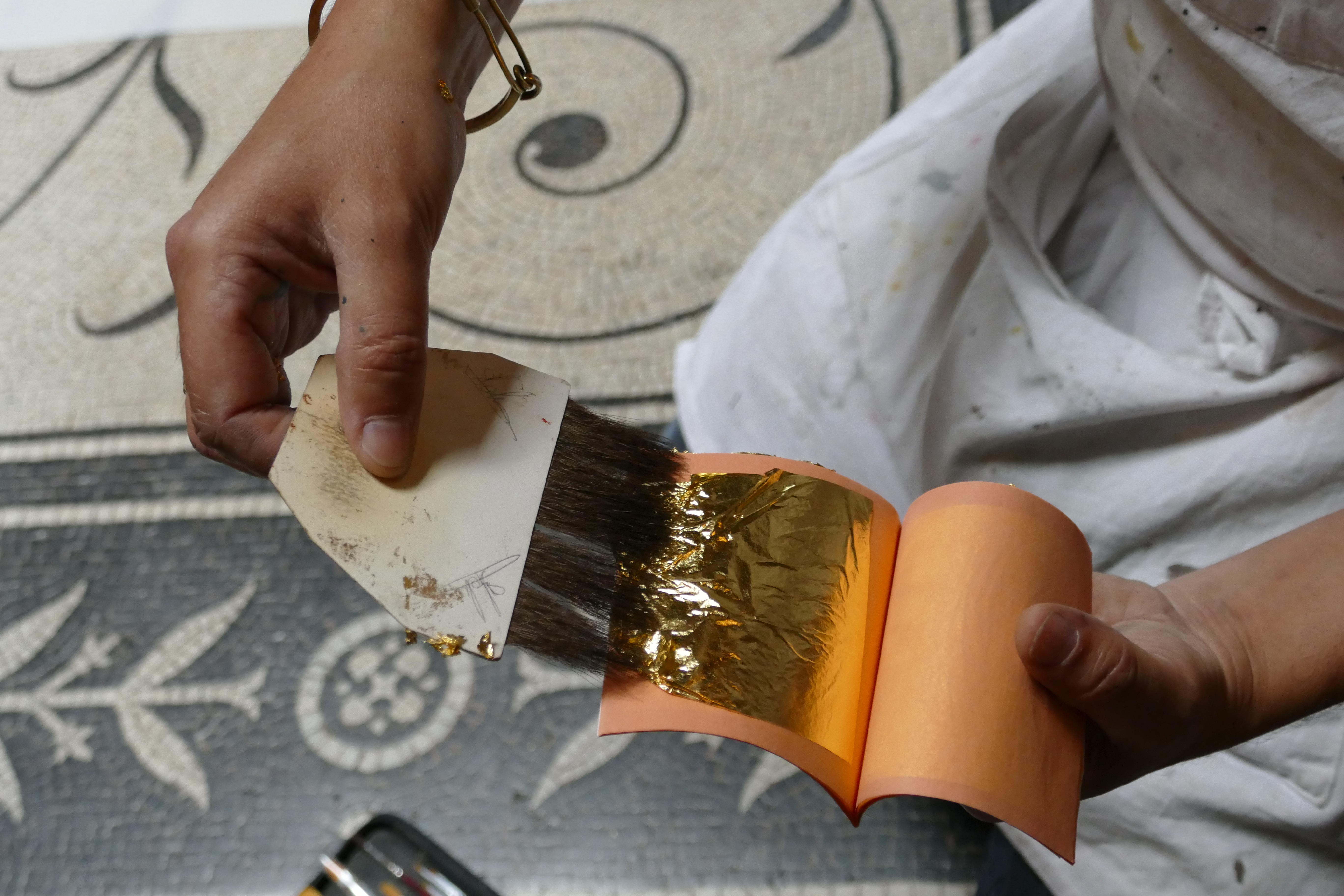 Heritage gilding gold leaf drawing room
